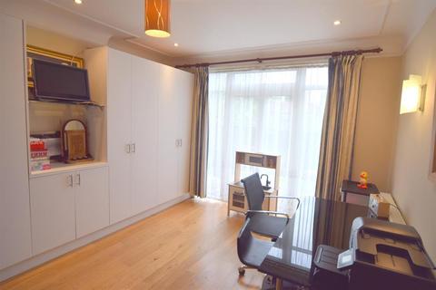 14 Cavendish Road, New Malden, KT3 6DE