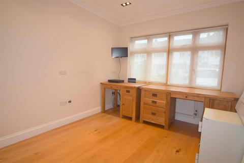 14 Cavendish Road, New Malden, KT3 6DE