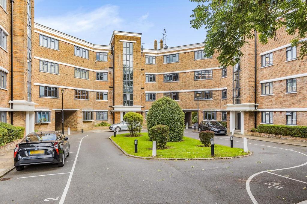 Kingsbridge Avenue, Acton 2 bed flat £425,000