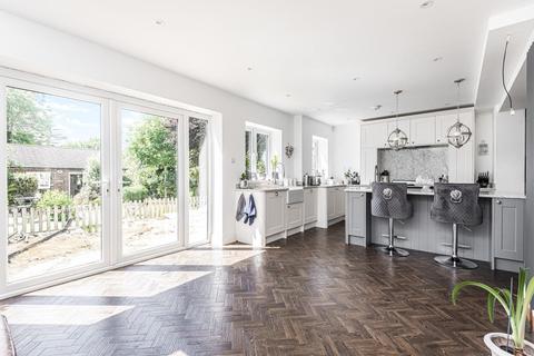 74 West Common Road, Bromley, BR2 7BY