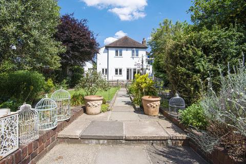 74 West Common Road, Bromley, BR2 7BY