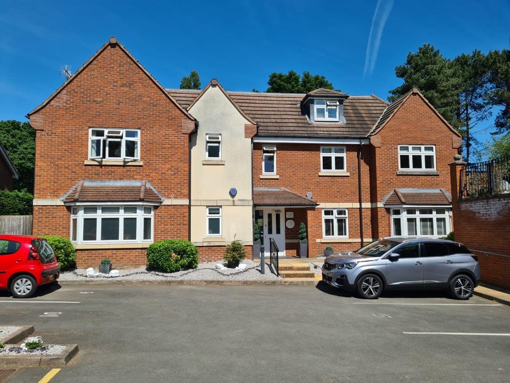 150 Tamworth Road, Sutton Coldfield, B75 2 bed flat £875 pcm (£202 pw)
