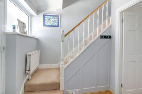 74 Queens Walk, Ashford, TW15 3JB