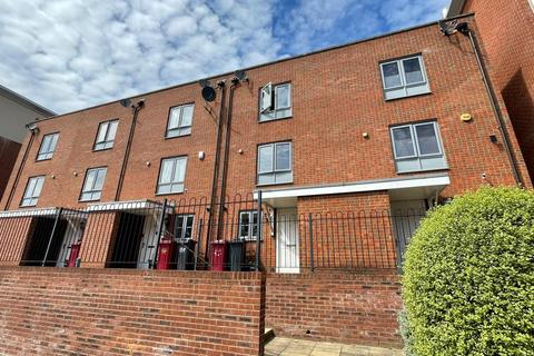3 bedroom terraced house to rent, Curzon Street, Reading, Berkshire, RG30