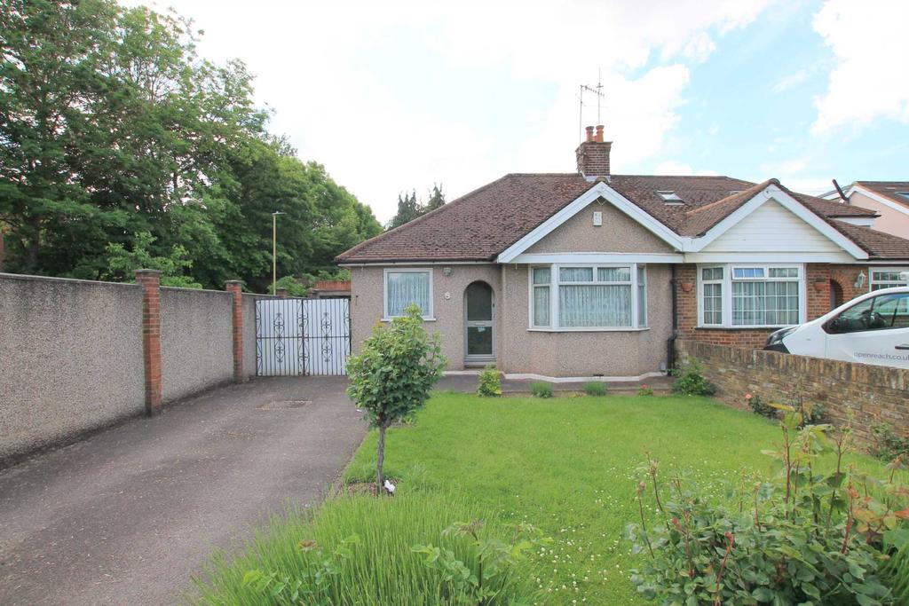 Radlett Road, Watford, WD24 2 bed semidetached bungalow £450,000