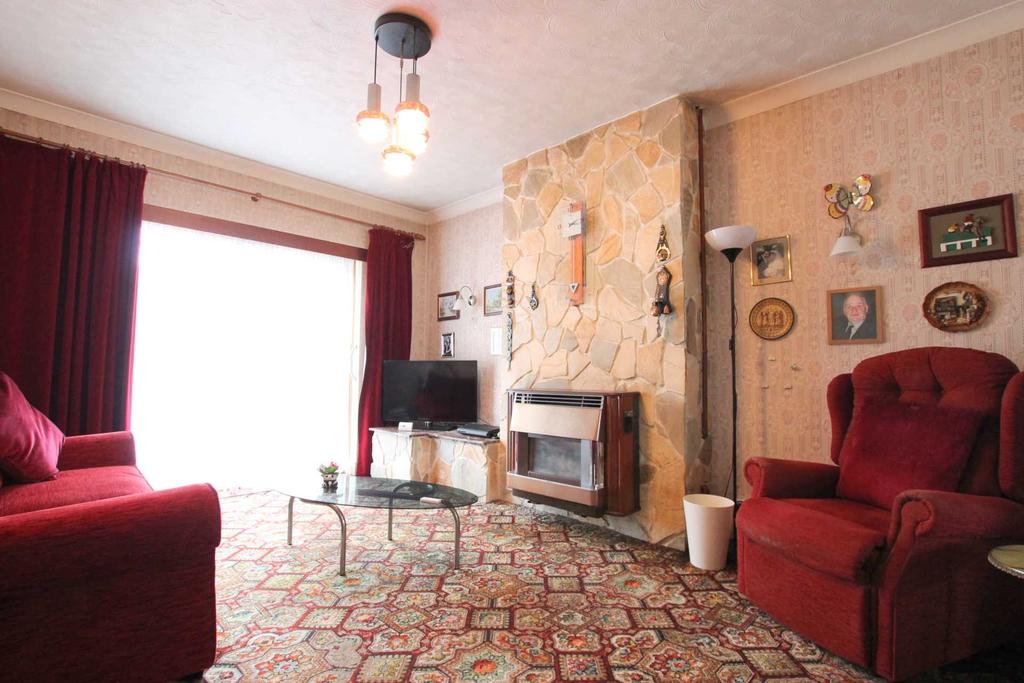 Radlett Road, Watford, WD24 2 bed semidetached bungalow £450,000