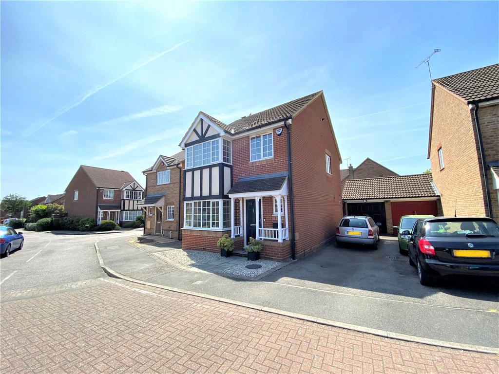 Royce Grove, Leavesden, Watford, Hertfordshire, WD25 3 bed detached house for sale £625,000
