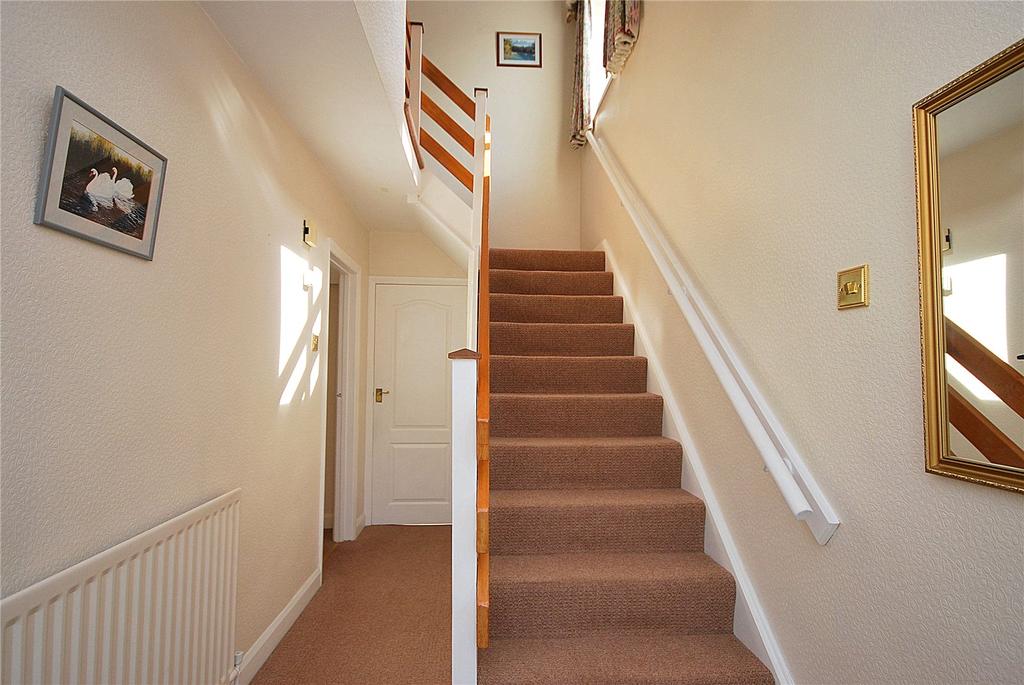 Hepworth Close, Mirfield, WF14 3 bed semidetached house £199,950