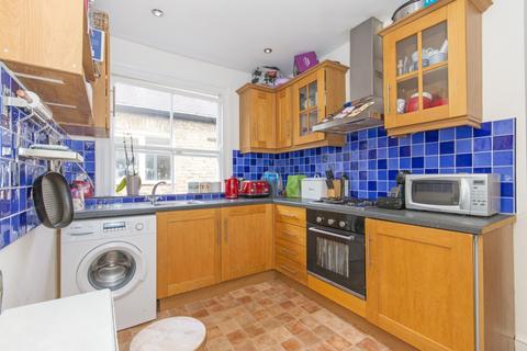 16b Treport Street, London, SW18 2BP