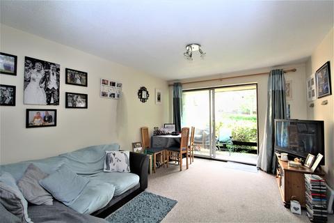 39 Whitecroft, Horley, RH6 9BZ