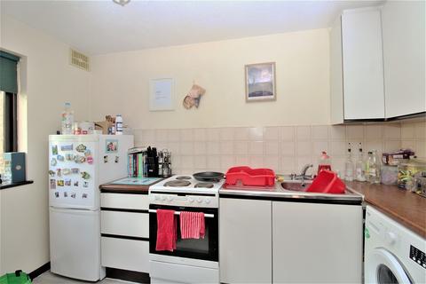 39 Whitecroft, Horley, RH6 9BZ