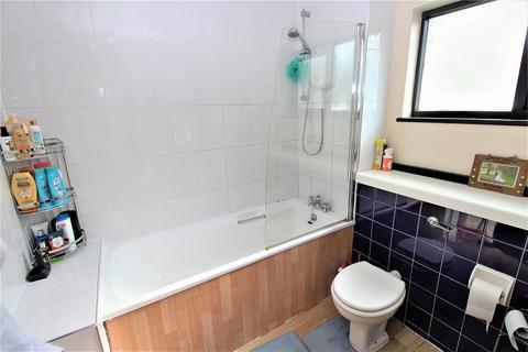 39 Whitecroft, Horley, RH6 9BZ