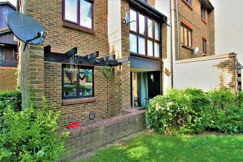 39 Whitecroft, Horley, RH6 9BZ