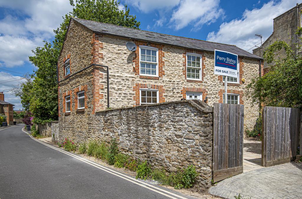 Faringdon, Oxfordshire, SN7 3 bed detached house £375,000