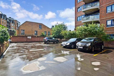 2 bedroom flat for sale - Whytecliffe Road South, Purley, Surrey