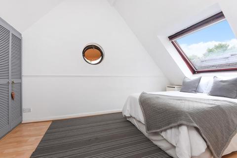 47 Capstan Way, London, SE16 5HH