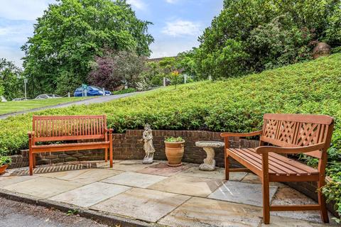 6, Southbury Lawn Road, Guildford, GU2 4DD