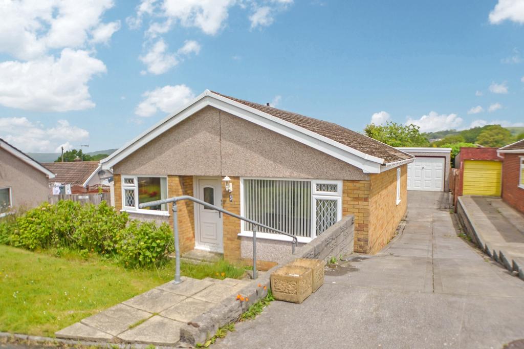 Heol Isaf, Cimla, Neath, Neath Port Talbot. SA11 3SR 2 bed detached