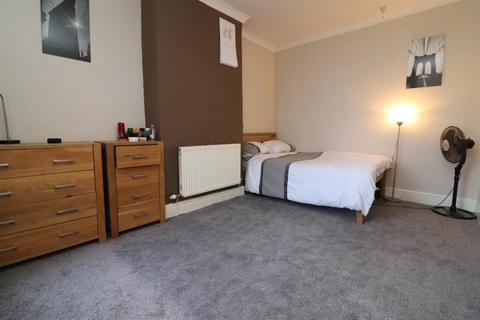 48 Highfield Road, Darwen, BB3 2DN