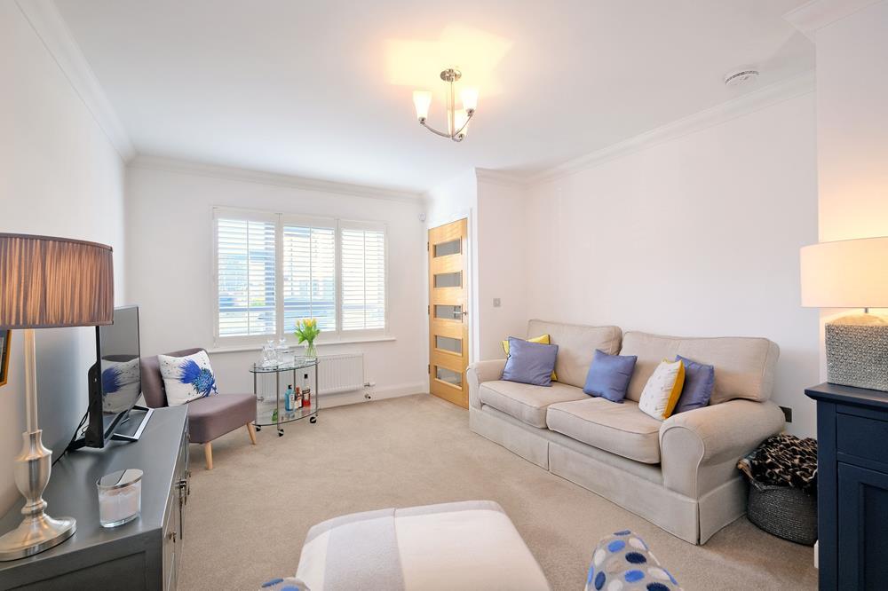 Waterton Lawn, Stoneywood, AB21 2 bed terraced house £825 pcm (£190 pw)