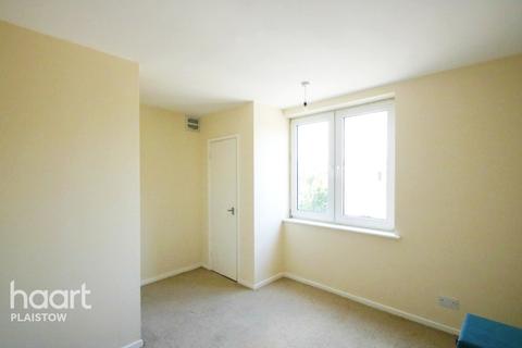 Flat 17, Avondale Court Avondale Road, London, E16 4RH