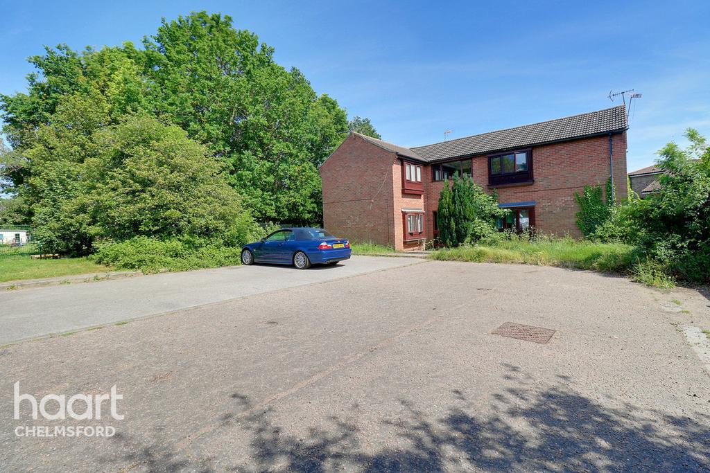 Henniker Gate, Chelmsford Studio £120,000