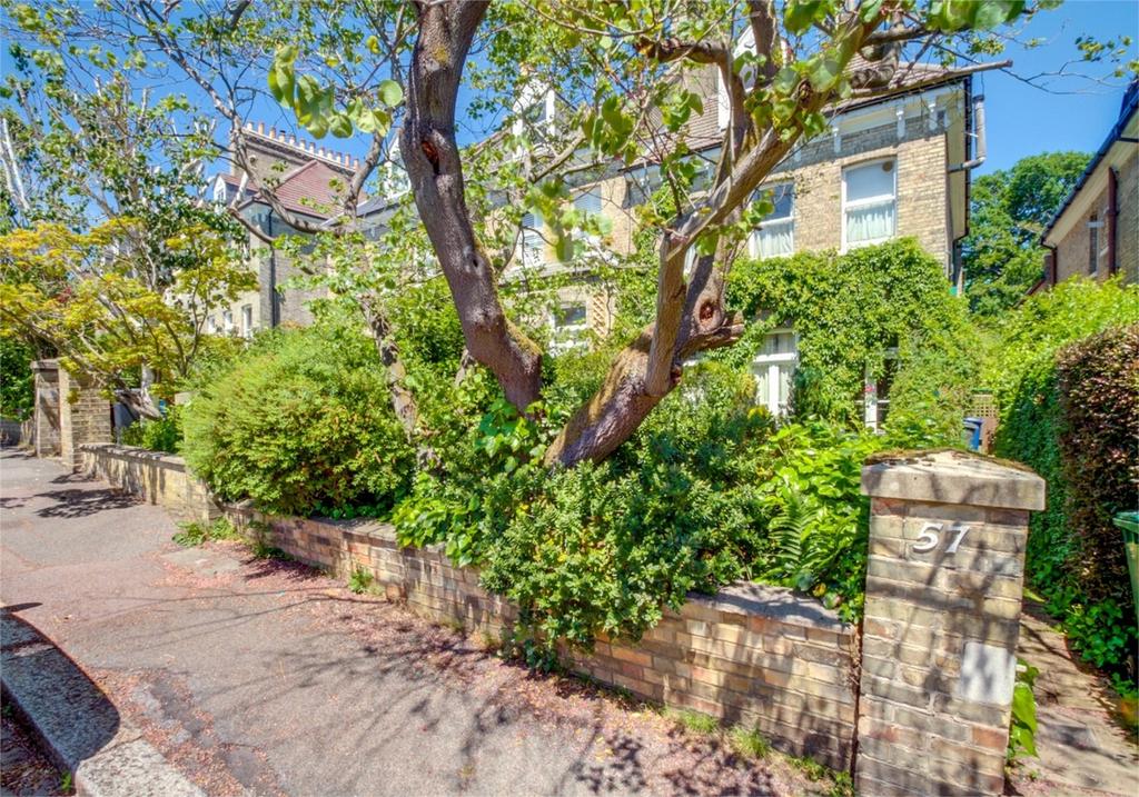 Richmond Road, New Herts, EN5 5 bed end of terrace