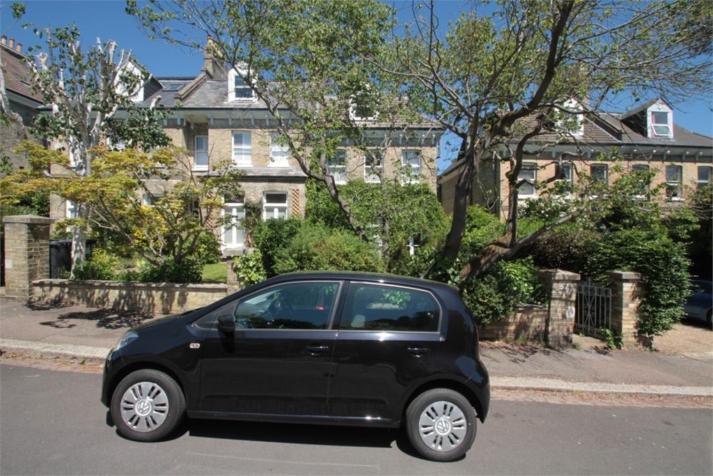 Richmond Road, New Herts, EN5 5 bed end of terrace