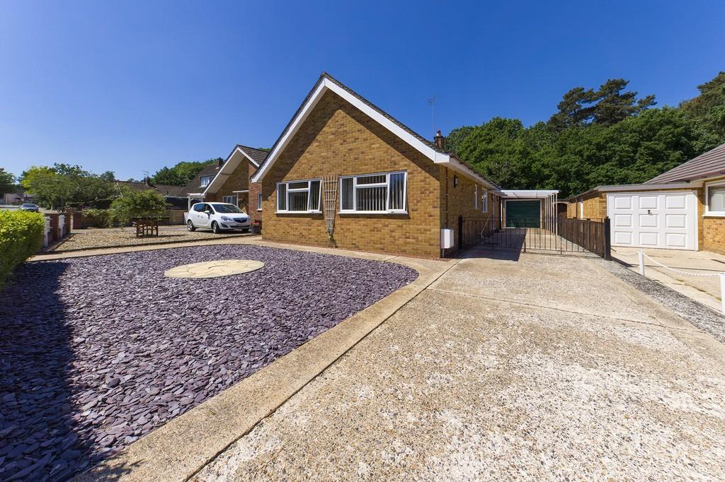Mackenzie Road, Thetford 3 bed detached bungalow £325,000