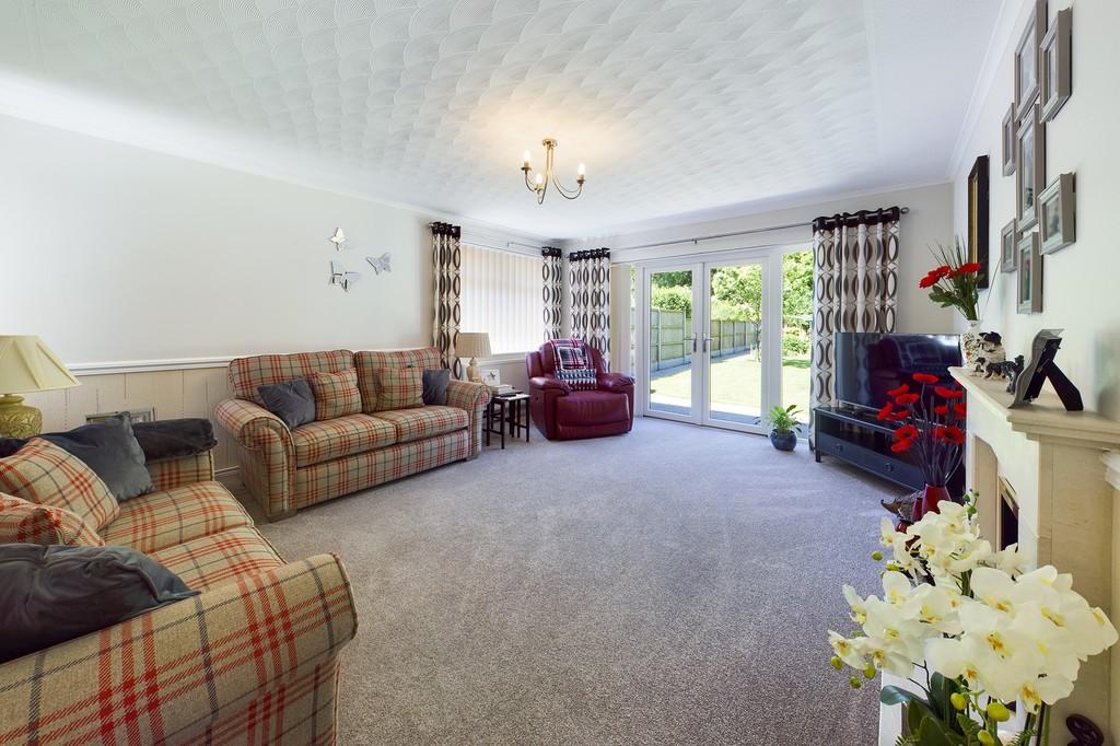 Mackenzie Road, Thetford 3 bed detached bungalow £325,000