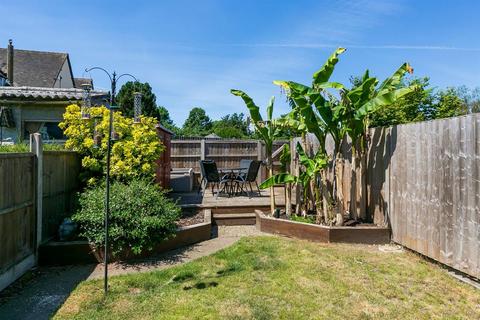 41 Colonial Avenue, Twickenham, TW2 7EE