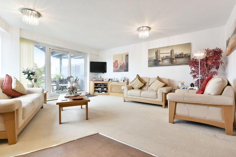 35 Arundel Square, Maidstone, ME15 6HB