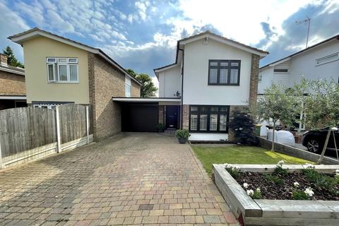 28 Claybrick Avenue, Hockley, SS5 4PS