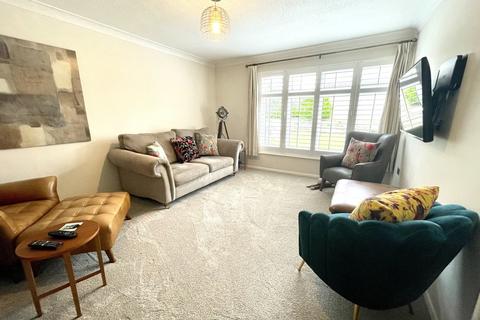 28 Claybrick Avenue, Hockley, SS5 4PS