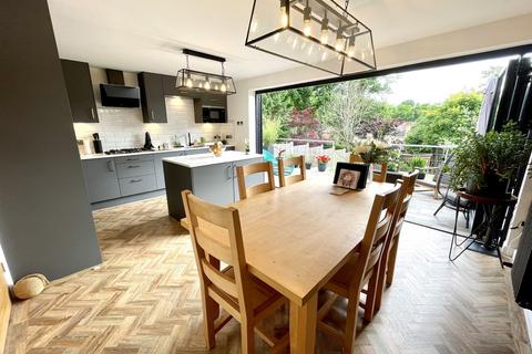28 Claybrick Avenue, Hockley, SS5 4PS