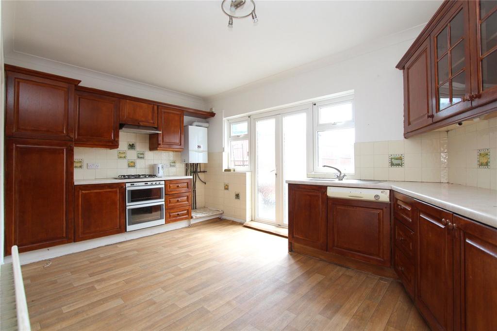 Methuen Road, Edgware, HA8 4 bed semidetached house £2,000 pcm (£462 pw)