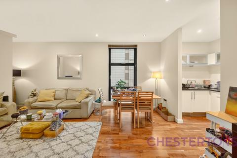 1 bedroom flat to rent, Discovery Dock Apartments West, 2 South Quay Square, London
