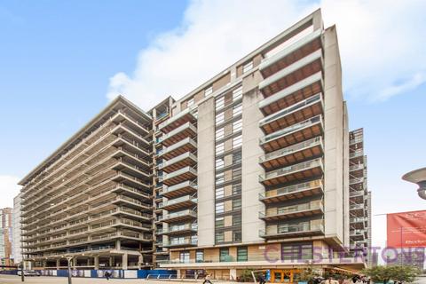 1 bedroom flat to rent, Discovery Dock Apartments West, 2 South Quay Square, London