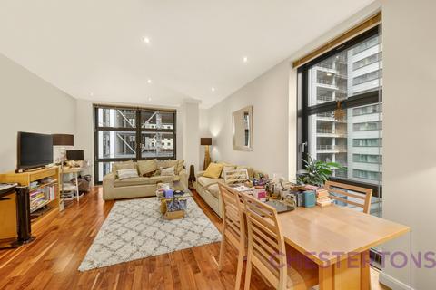 1 bedroom flat to rent, Discovery Dock Apartments West, 2 South Quay Square, London