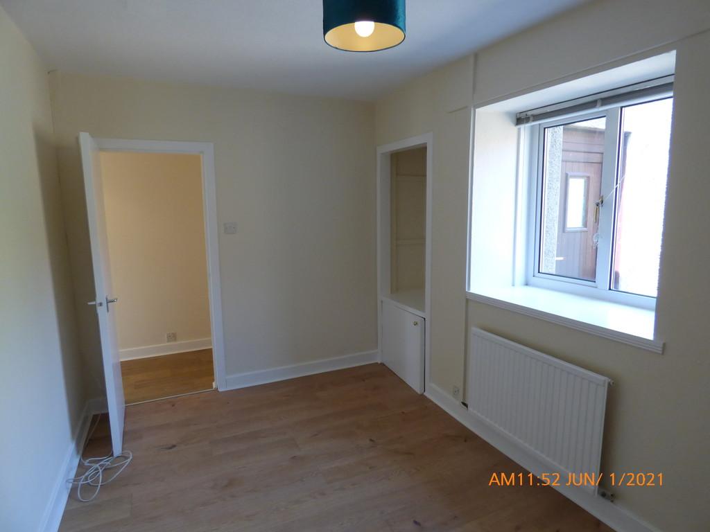 Bedroom (rear)