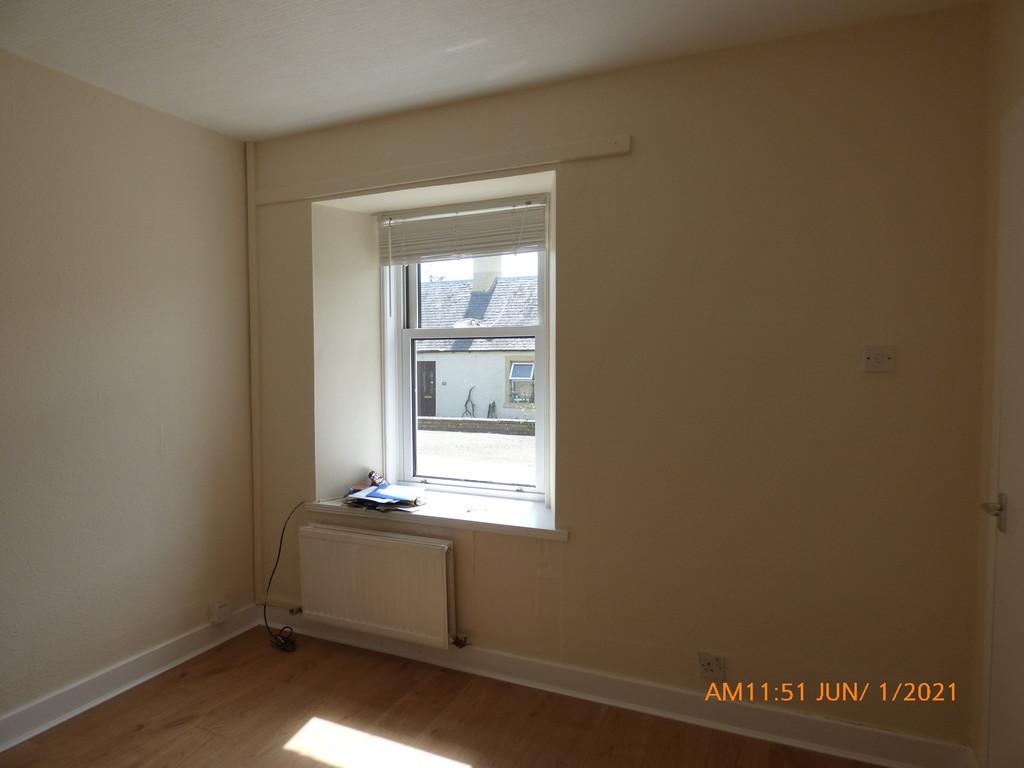 Bedroom (right)