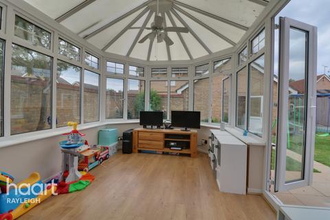 62 Cheapside West, Rayleigh, SS6 9DE