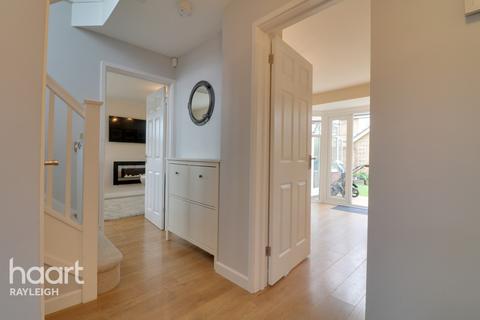 62 Cheapside West, Rayleigh, SS6 9DE