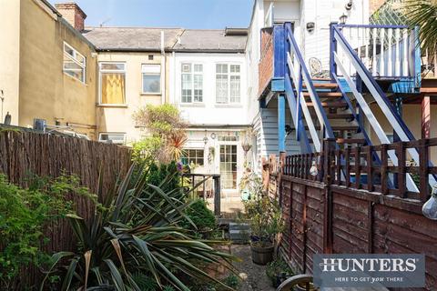 86 Washington Road, Worcester Park, KT4 8JH