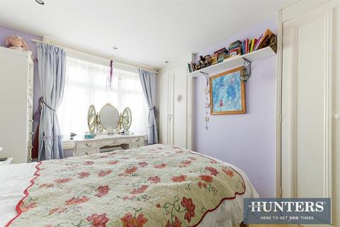 86 Washington Road, Worcester Park, KT4 8JH