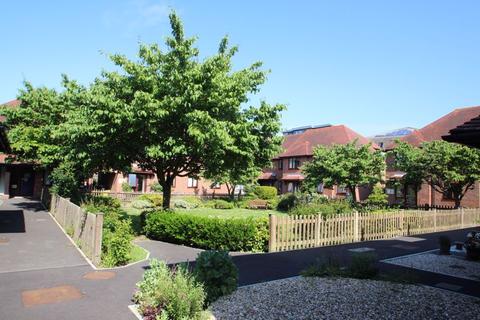 2 bedroom apartment for sale - Lyons Crescent, Tonbridge