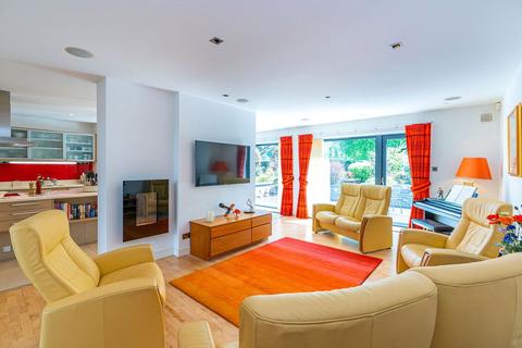 3 bedroom apartment for sale - Barnton Avenue West, Edinburgh
