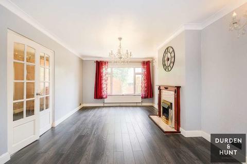 16 Pettits Close, Romford, RM1 4EB