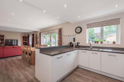 6 Bostock Avenue, Tattenhall, Chester, CH3 9BF