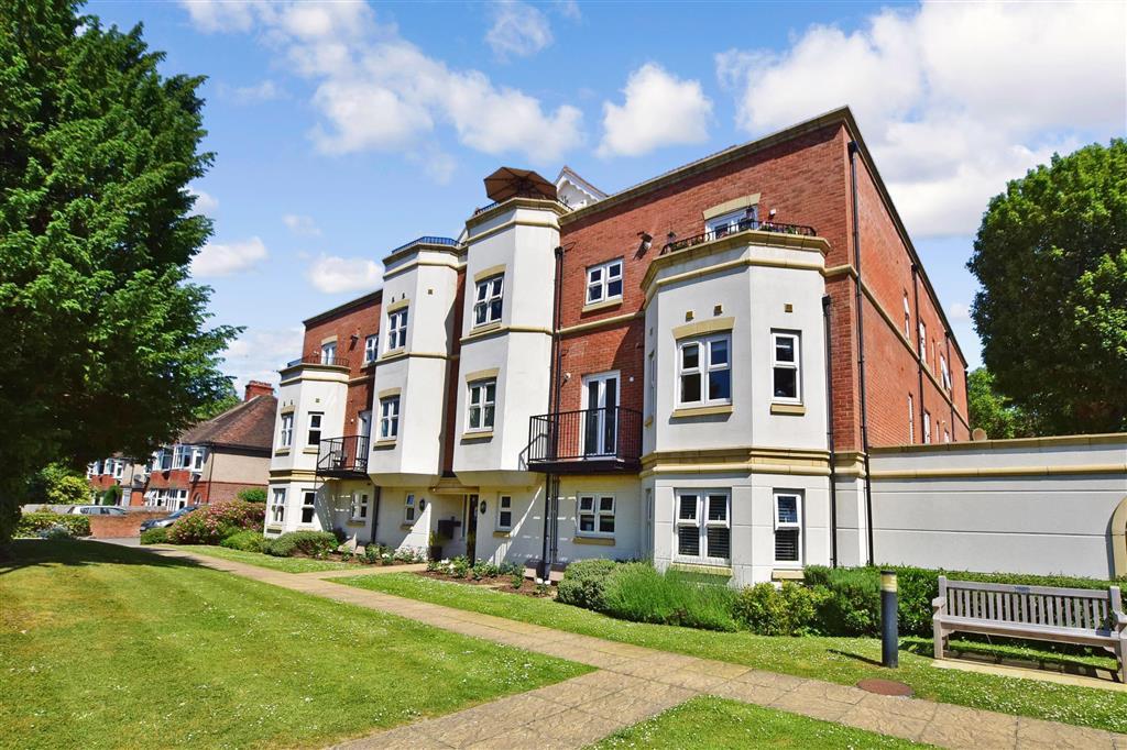 Hurst Road, Horsham, West Sussex 2 bed apartment £400,000